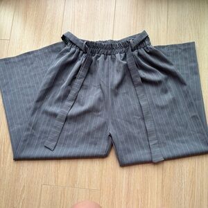 Gray white Pinstripe Wide-Leg elastic waistband Pants with strap Belt size S